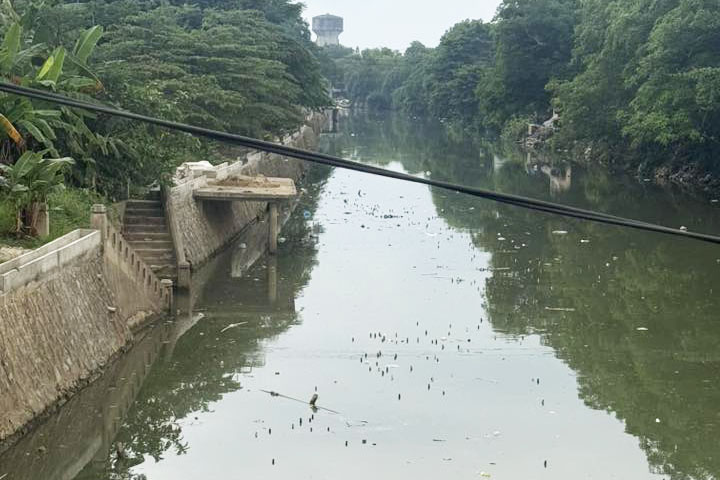 Man fined for dumping hundreds of beer bottles into Ke Van River