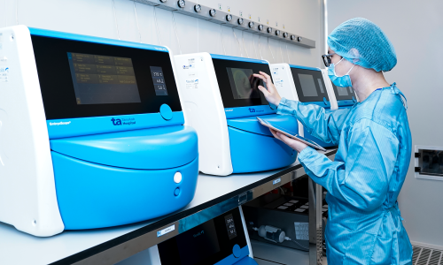 Should a small number of in vitro fertilization embryos be cultured to day 5?