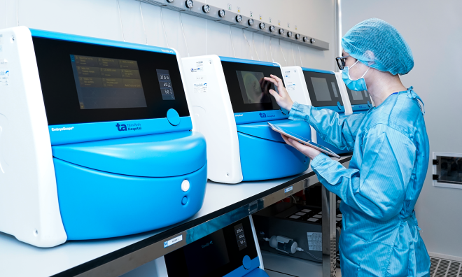 Should a small number of in vitro fertilization embryos be cultured to day 5?