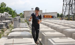 A man dedicates nearly a decade to reburying unidentified graves