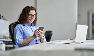 Many US companies collect employee phones during work hours