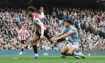 Brentford coach: 'I don't understand why Man City escaped a penalty'
