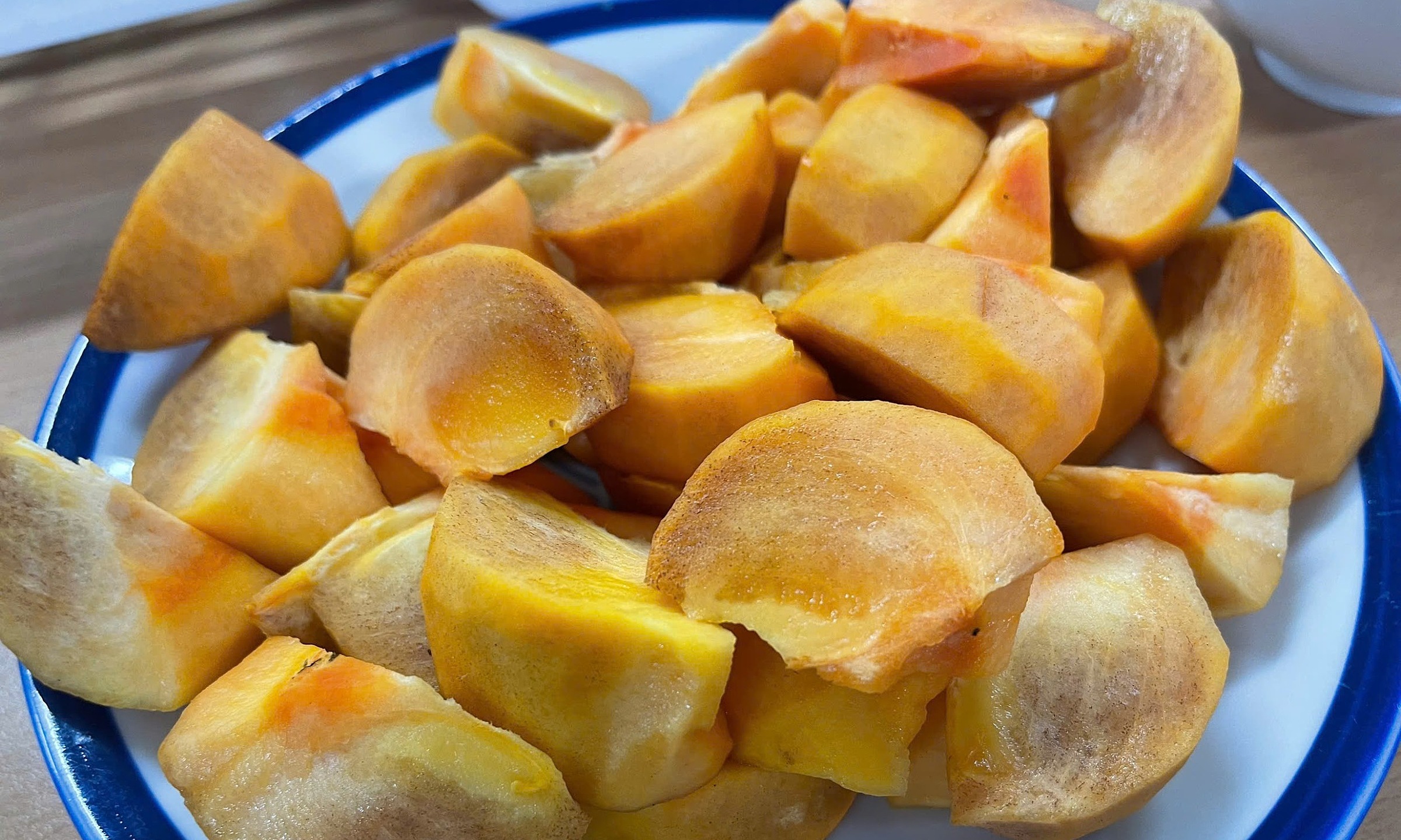 Should people with high blood pressure eat sweet fruits?