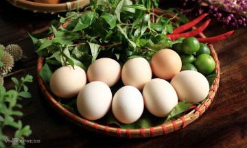 Should you wash eggs immediately after buying them?