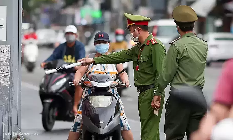 Proposal to add authority to fine 9 vehicle registration violations for commune police chiefs