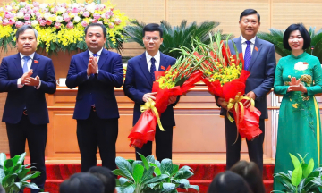Hanoi gains two additional vice chairpersons of the city people's committee