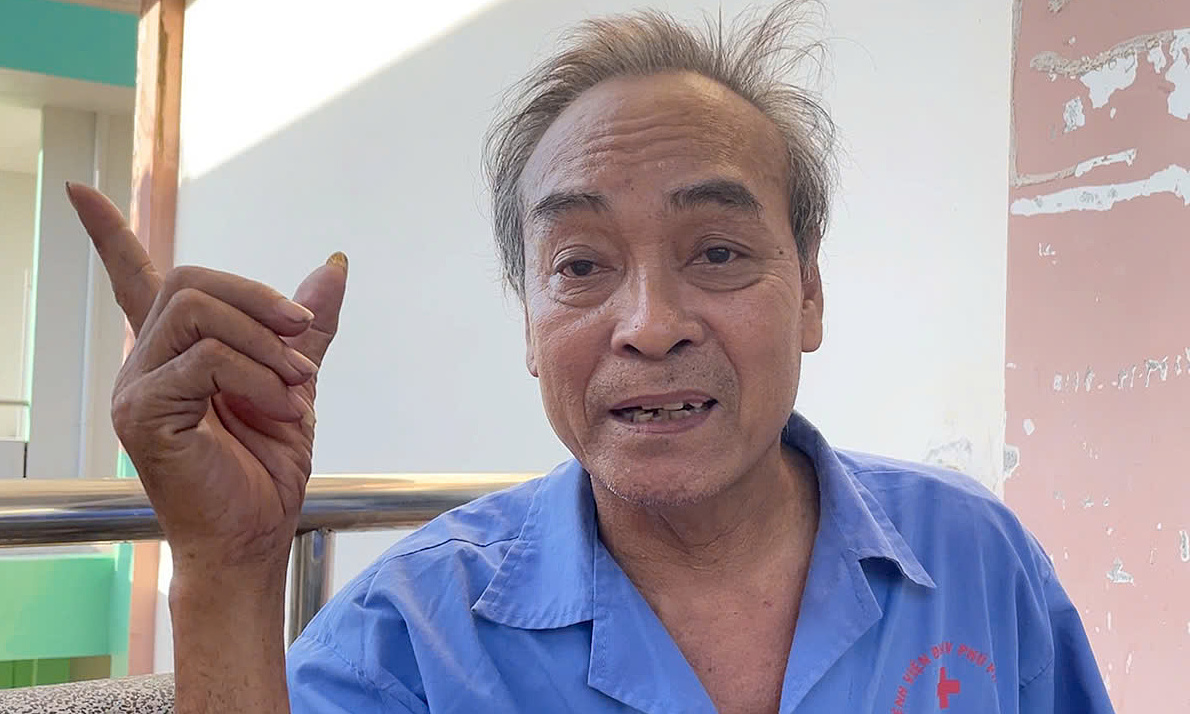 An Khe Pass accident victim: "the bus rolled many times, throwing me onto the grass"
