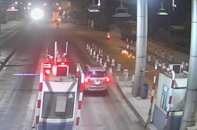 Teenager dies after national highway chase ends in barrier collision