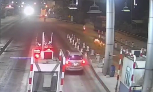 Teenager dies after national highway chase ends in barrier collision