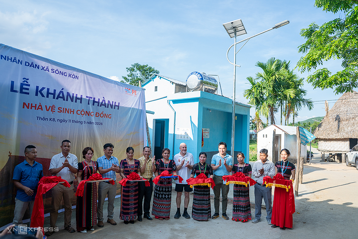 Community restroom inaugurated in Song Kon commune