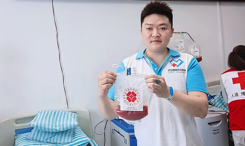 Vendor closes shop for 13 days to donate stem cells to a stranger
