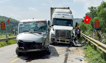 Car carrying groom's family to meet bride's family in multi-vehicle accident