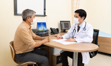 Should seniors get RSV vaccination in the summer?