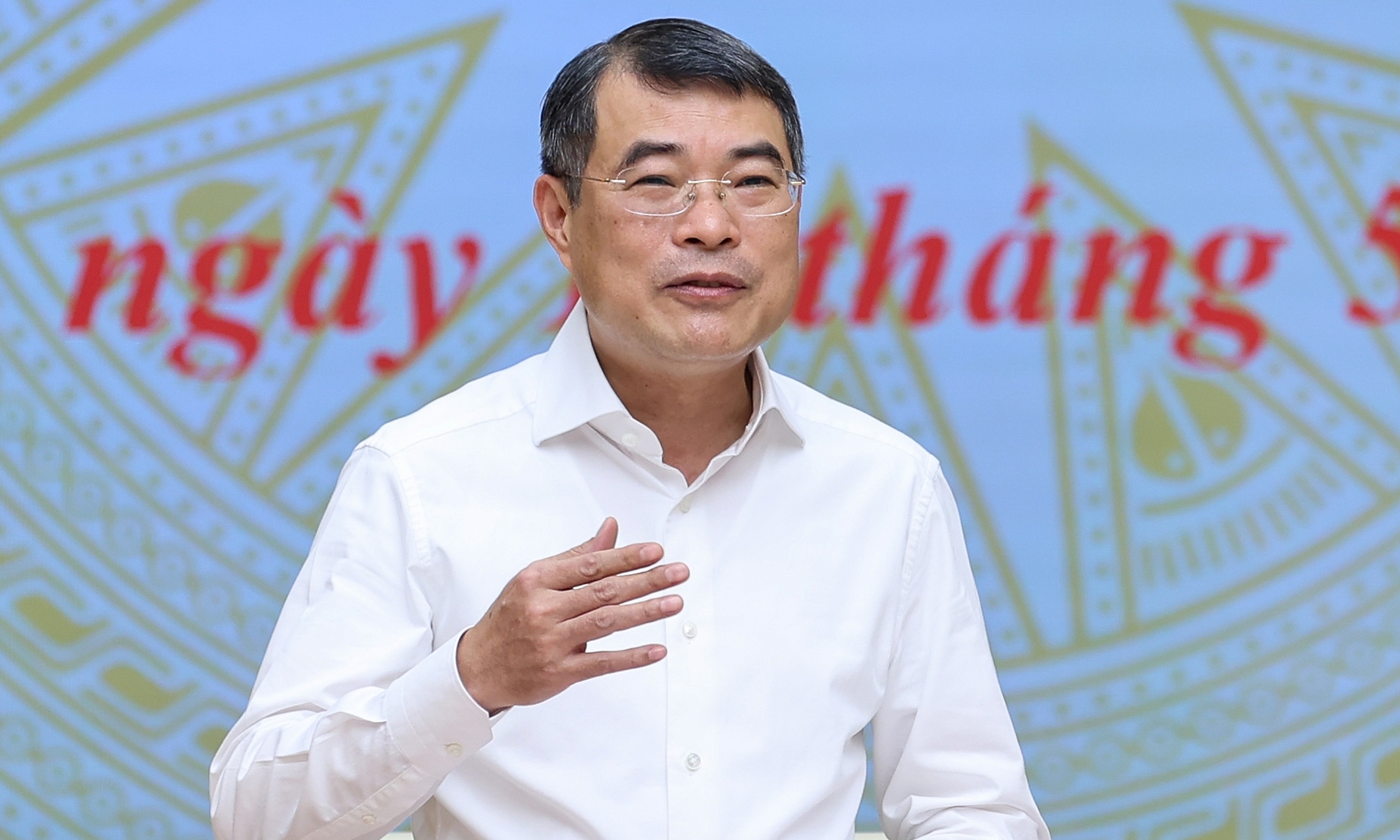 Prime minister: strategic technology development not to follow trends
