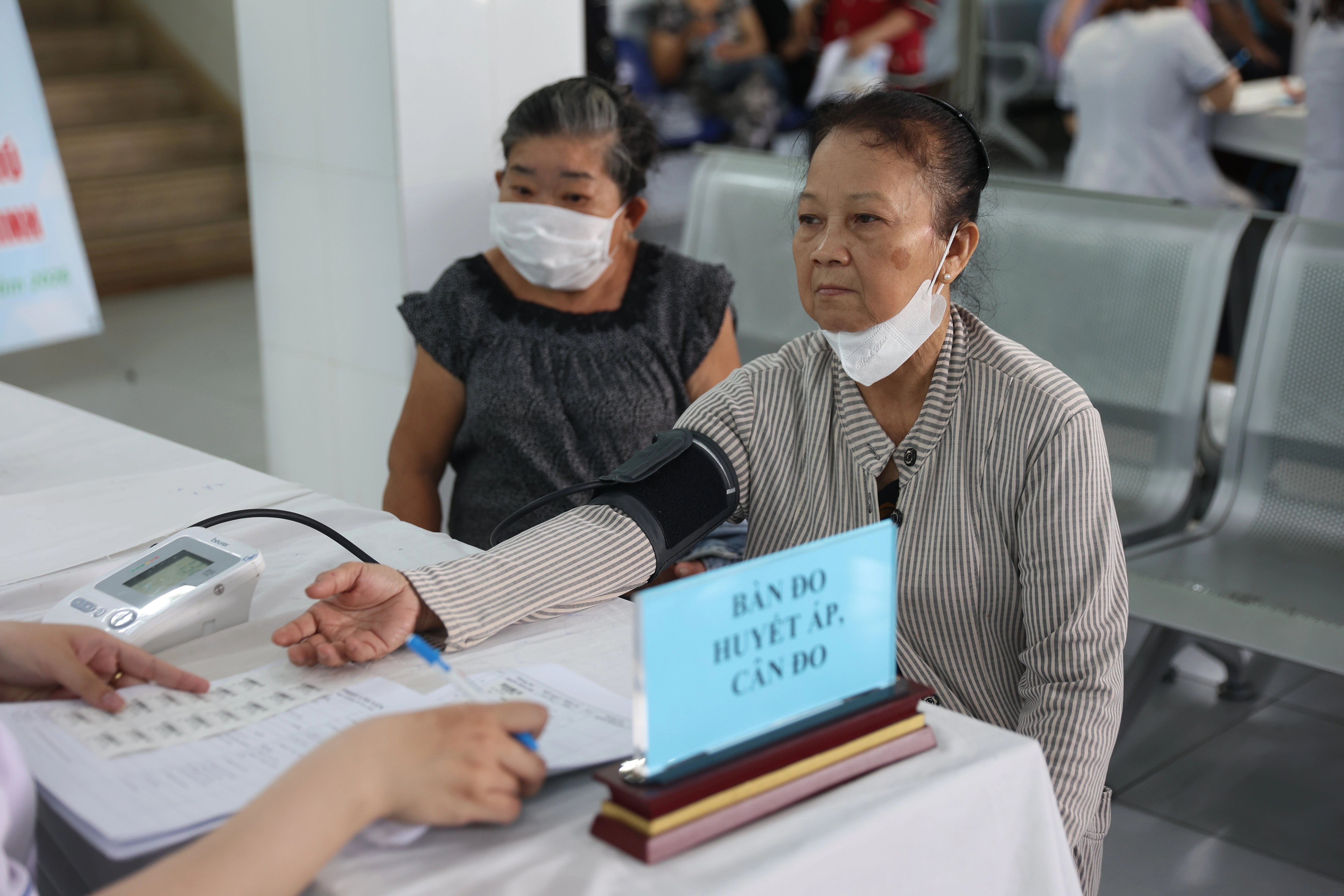 Residents to receive free 350,000 VND health check-up, prioritizing uninsured groups