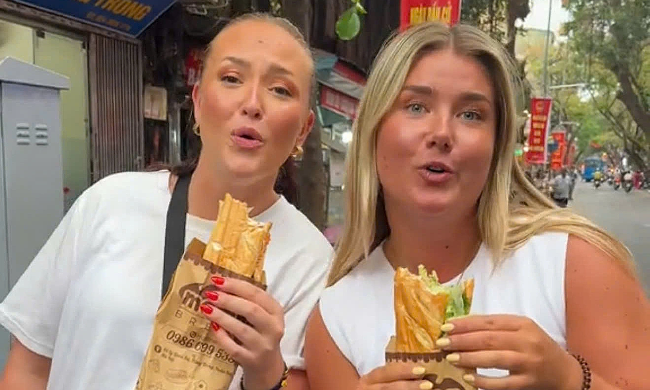 'Stand banh mi' creates a Vietnamese street food craze