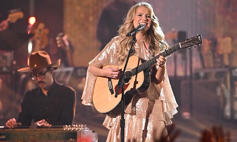 Mother of three wins American Idol 2026