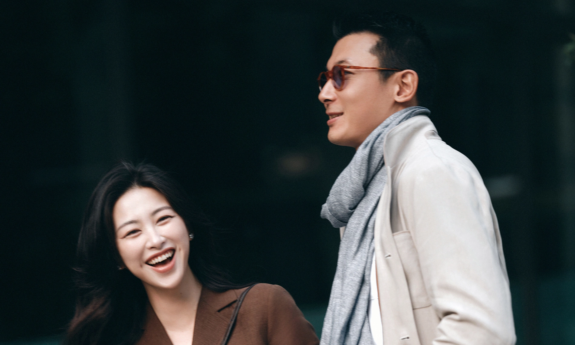 China's "most beautiful star" steps out with husband