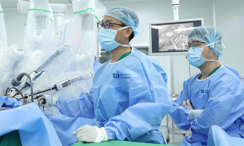 Colon cancer tumor removed for partially paralyzed elderly woman