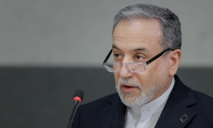 Iran criticizes Kuwait for "illegal" arrest of 4 citizens