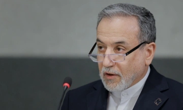 Iran criticizes Kuwait for "illegal" arrest of 4 citizens
