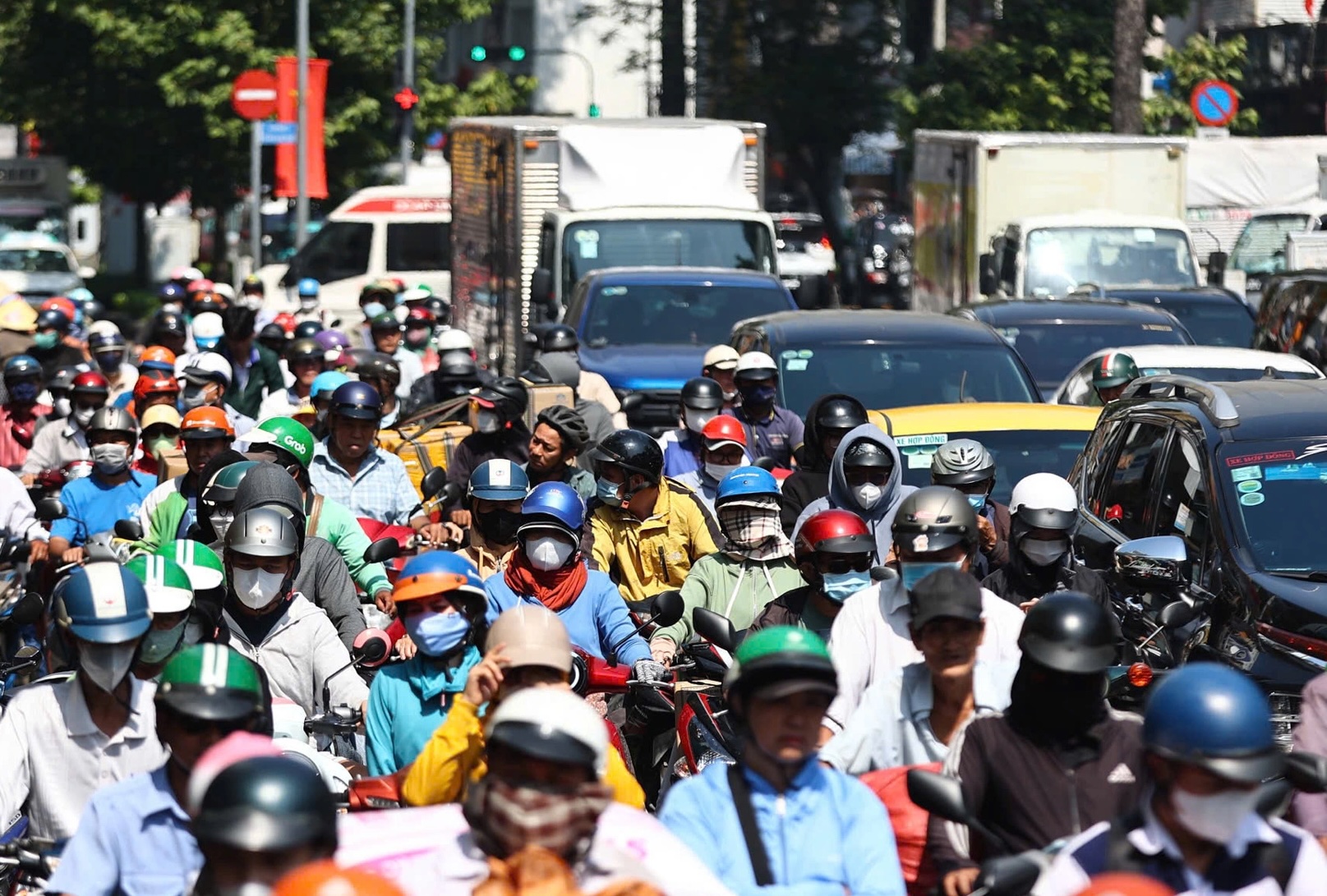 Trucks over one ton face inner-city ban in Ho Chi Minh City from 6h to 22h