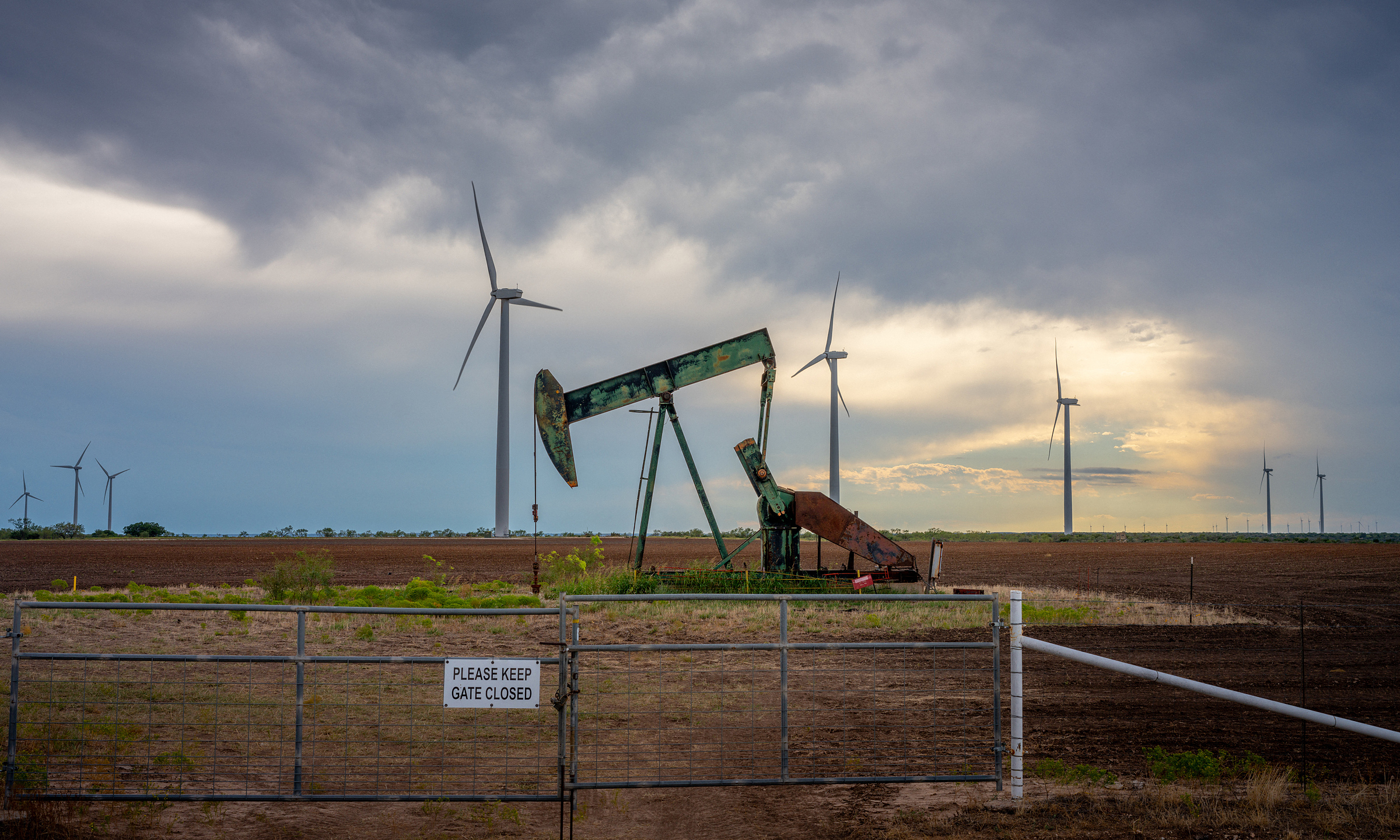 White House: China interested in buying more US oil