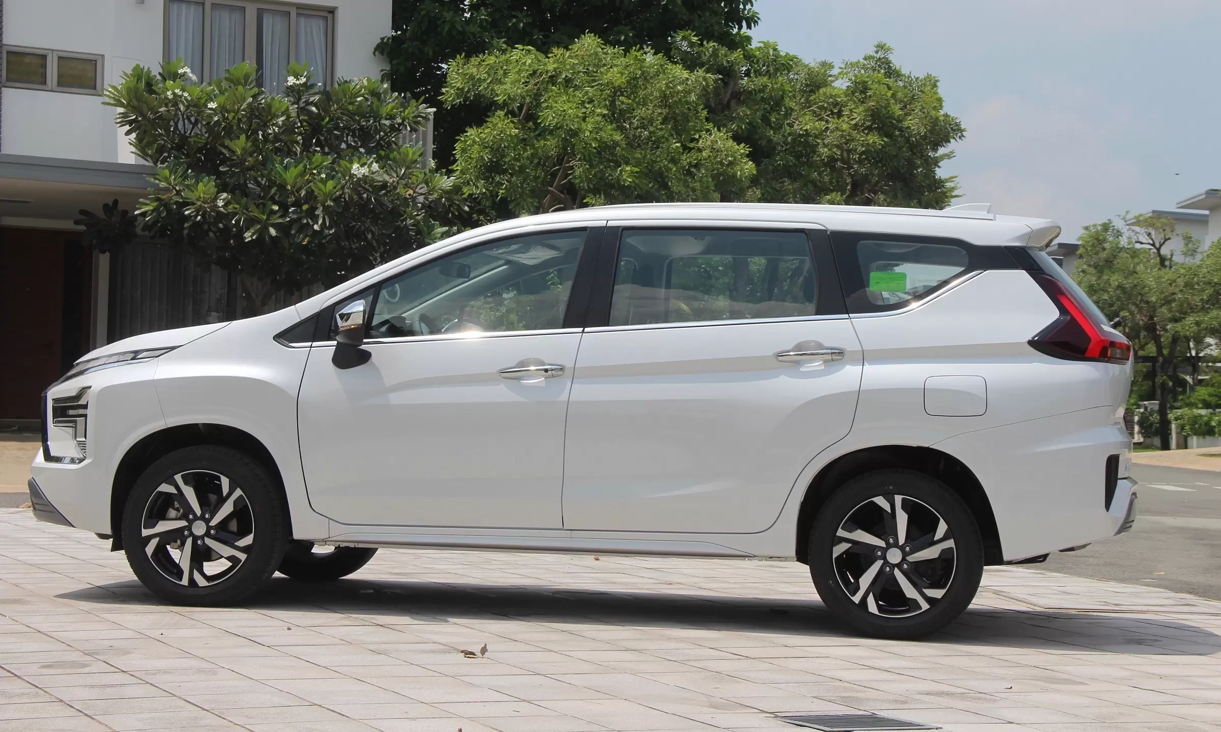 Demand for small gasoline MPVs among Vietnamese consumers rises sharply