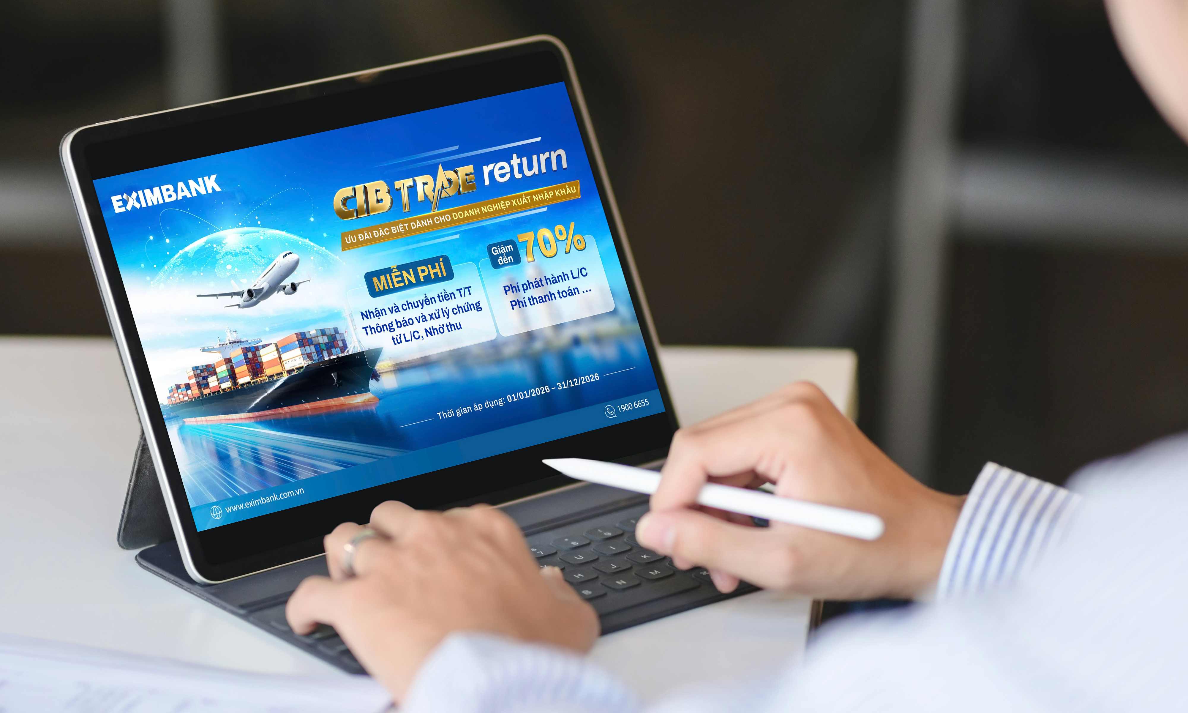 Eximbank offers international payment fee incentives for import-export businesses