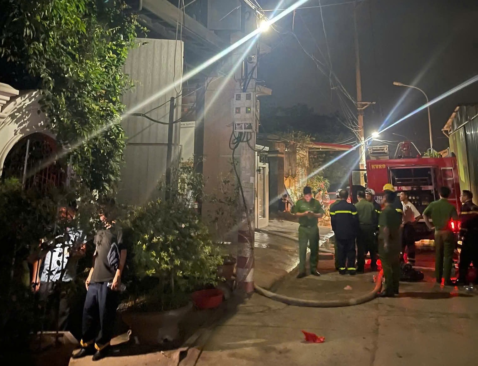 House fire in Hanoi at dawn claims one life