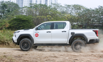 Pickup truck market plummets in April, Hilux bucks the trend