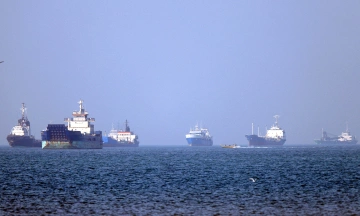 Iran allows 'dozens of Chinese ships' through strait of Hormuz