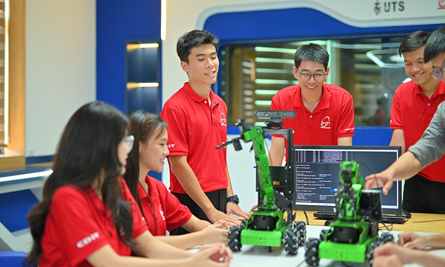 PTIT launches new, pioneering programs in Vietnam
