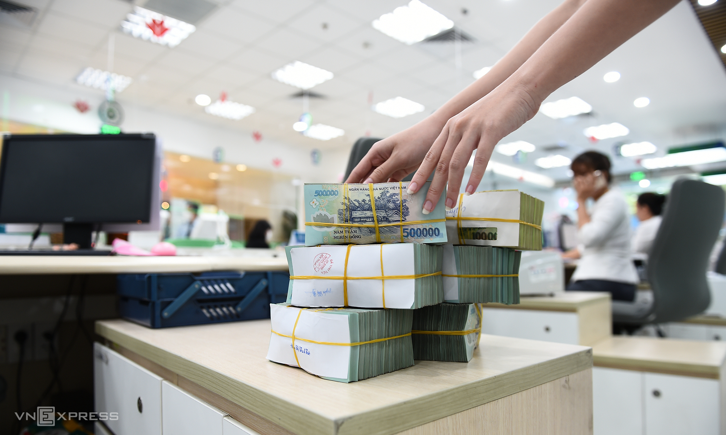 State Bank eases liquidity for state-owned banks