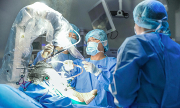Second knee replacement after 13 years