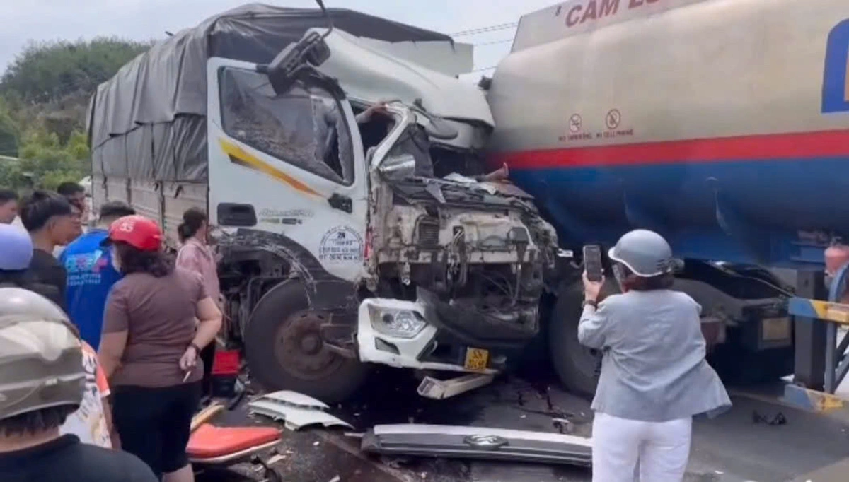 Tanker truck encroaches lane, causes chain collision, paralyzing National Highway 14