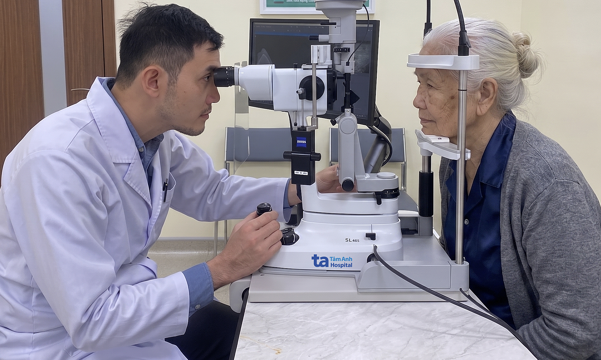 Warning signs of age-related macular degeneration