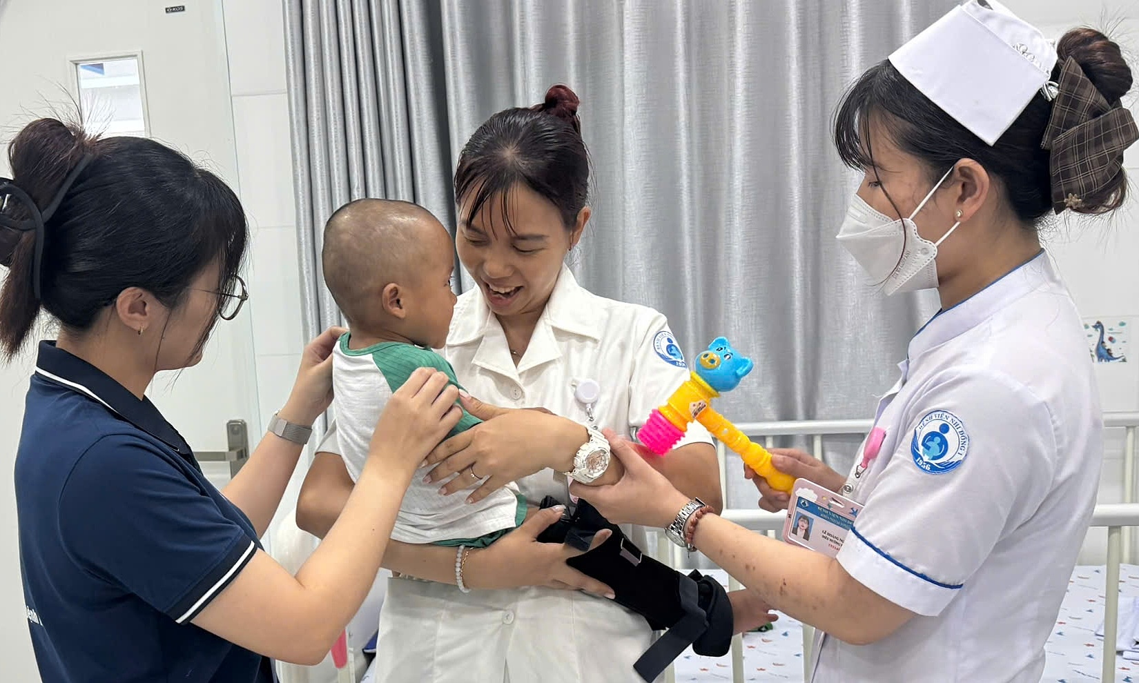 Two-year-old child abused by mother transferred to protection center after hospital discharge