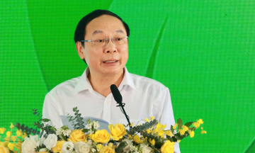Facilitating access to capital for businesses undergoing green transition