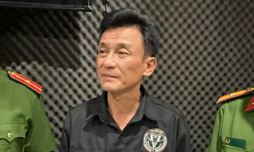 Jeep driver arrested for driving against traffic, threatening ride-hailing driver