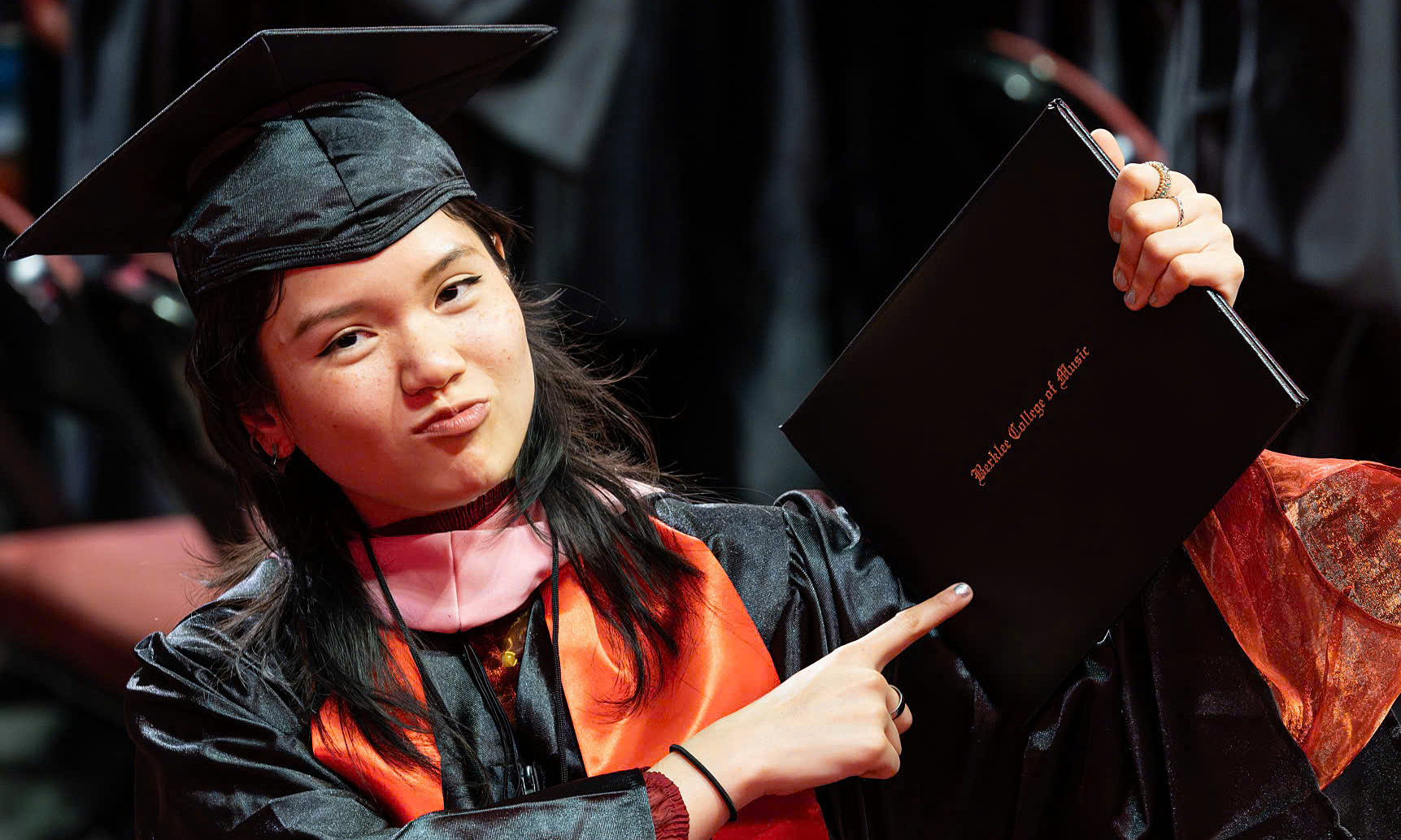 Tran Manh Tuan's daughter graduates with excellence from Berklee