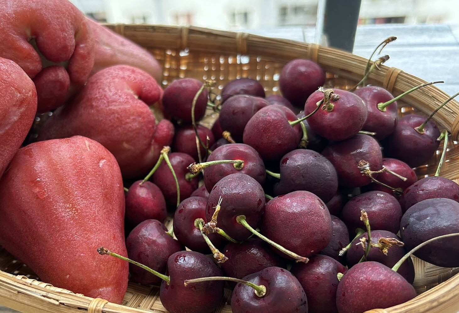 6 foods people with thyroid disease should eat and avoid