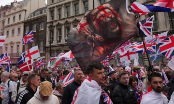 60,000 far-right protesters rally in London