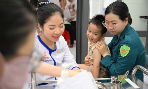 Con Dao residents receive free flu vaccinations for three years