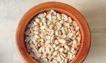 7 foods for deep sleep, fewer nighttime awakenings