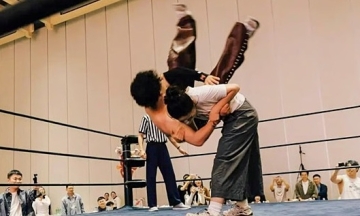 Wedding day wrestling match: couple battles for lifelong exemption from housework