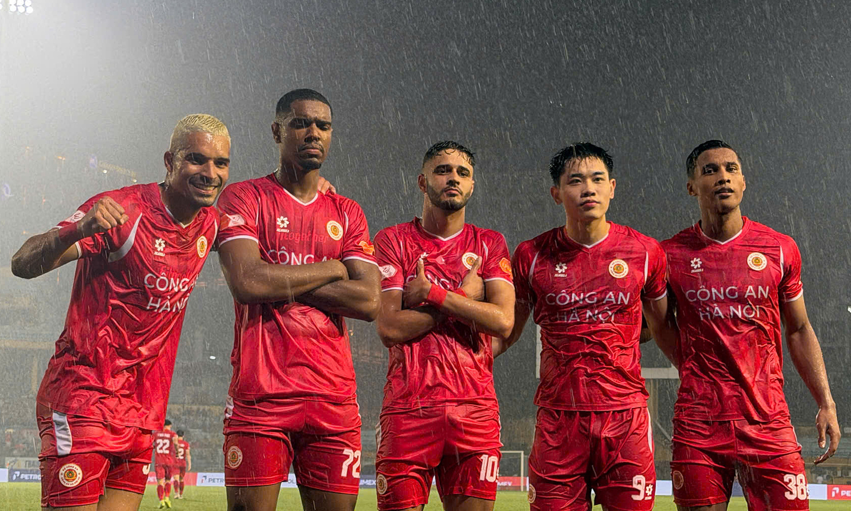Hanoi police secure V-League title three rounds early