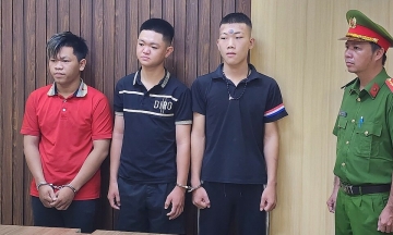 Group throwing gasoline bombs at rival's house arrested