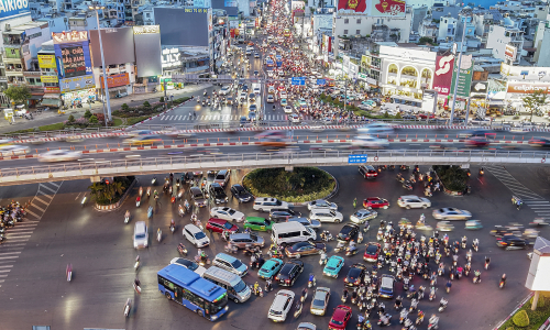 Traffic pressure at Hang Xanh intersection ahead of renovation