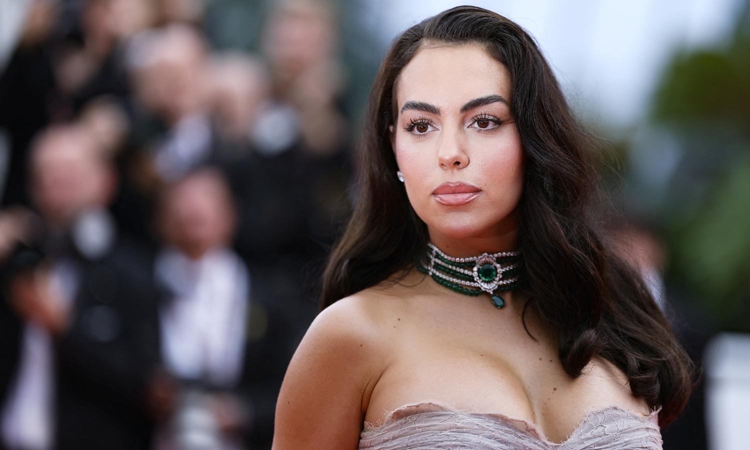 Ronaldo's fiancee makes a striking appearance at Cannes
